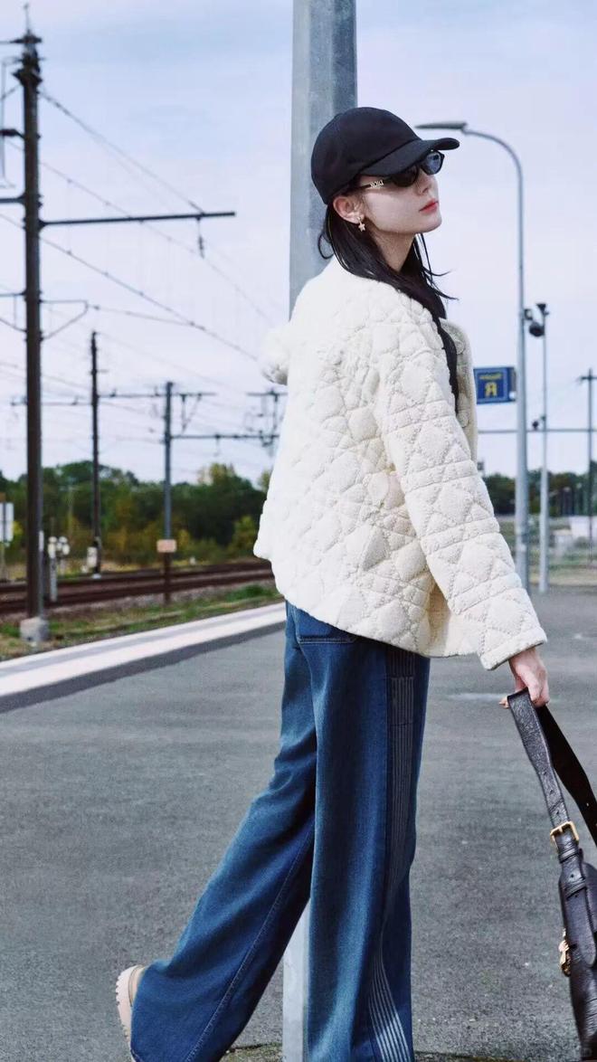 开元棋牌迪丽热巴｜这个冬天没它可不行毛绒